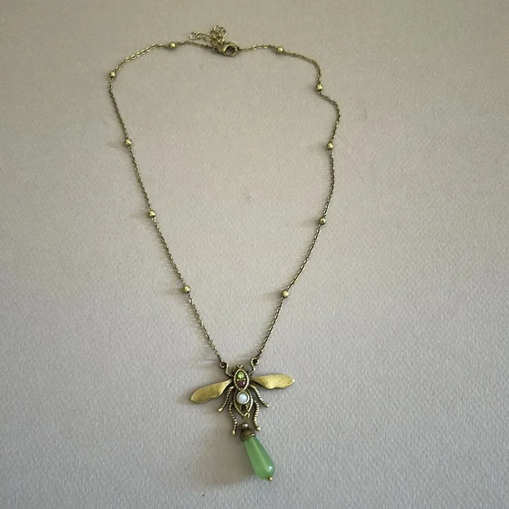 Bee Pendant Necklace A1291